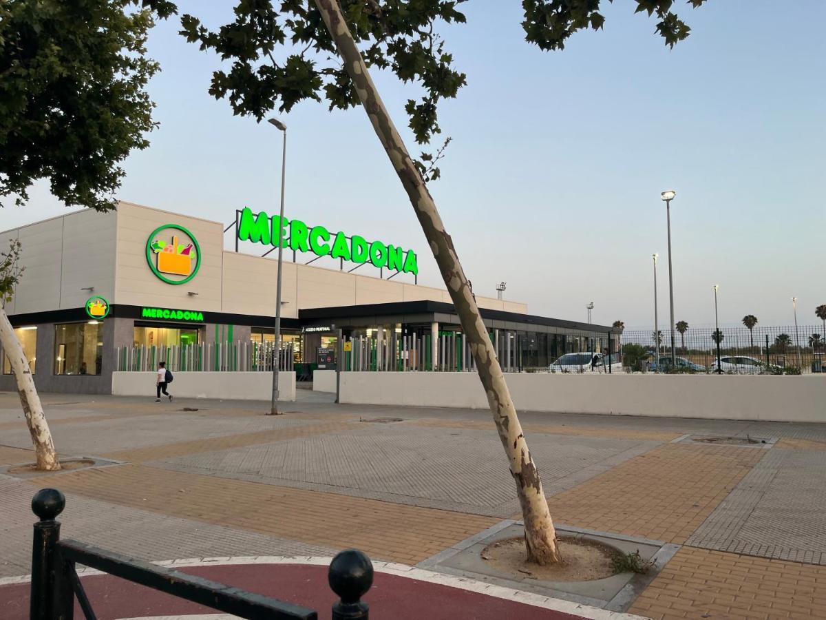 Mercado Y Playa Ісла-Крістіна Екстер'єр фото
