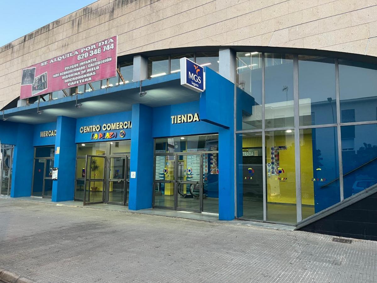 Mercado Y Playa Ісла-Крістіна Екстер'єр фото